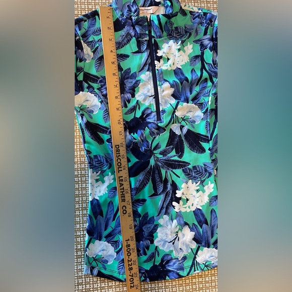 Tommy Bahama Active 1/2 Zip pullover Blue  Green Floral Print XS Nice Condition - Picture 6 of 6